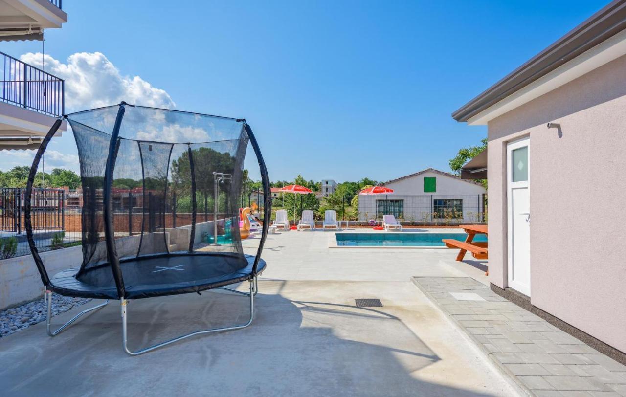Apartmani Lucija Poreč Exterior foto