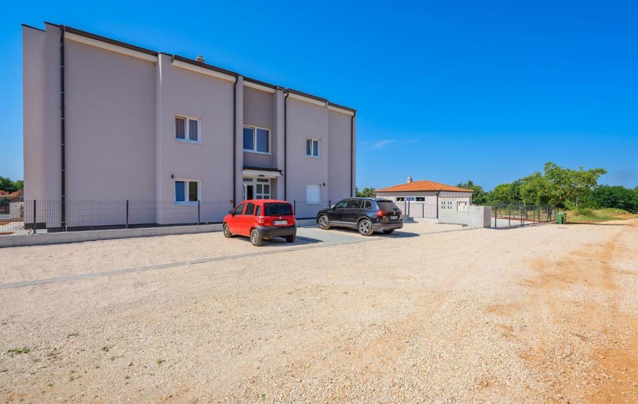Apartmani Lucija Poreč Exterior foto