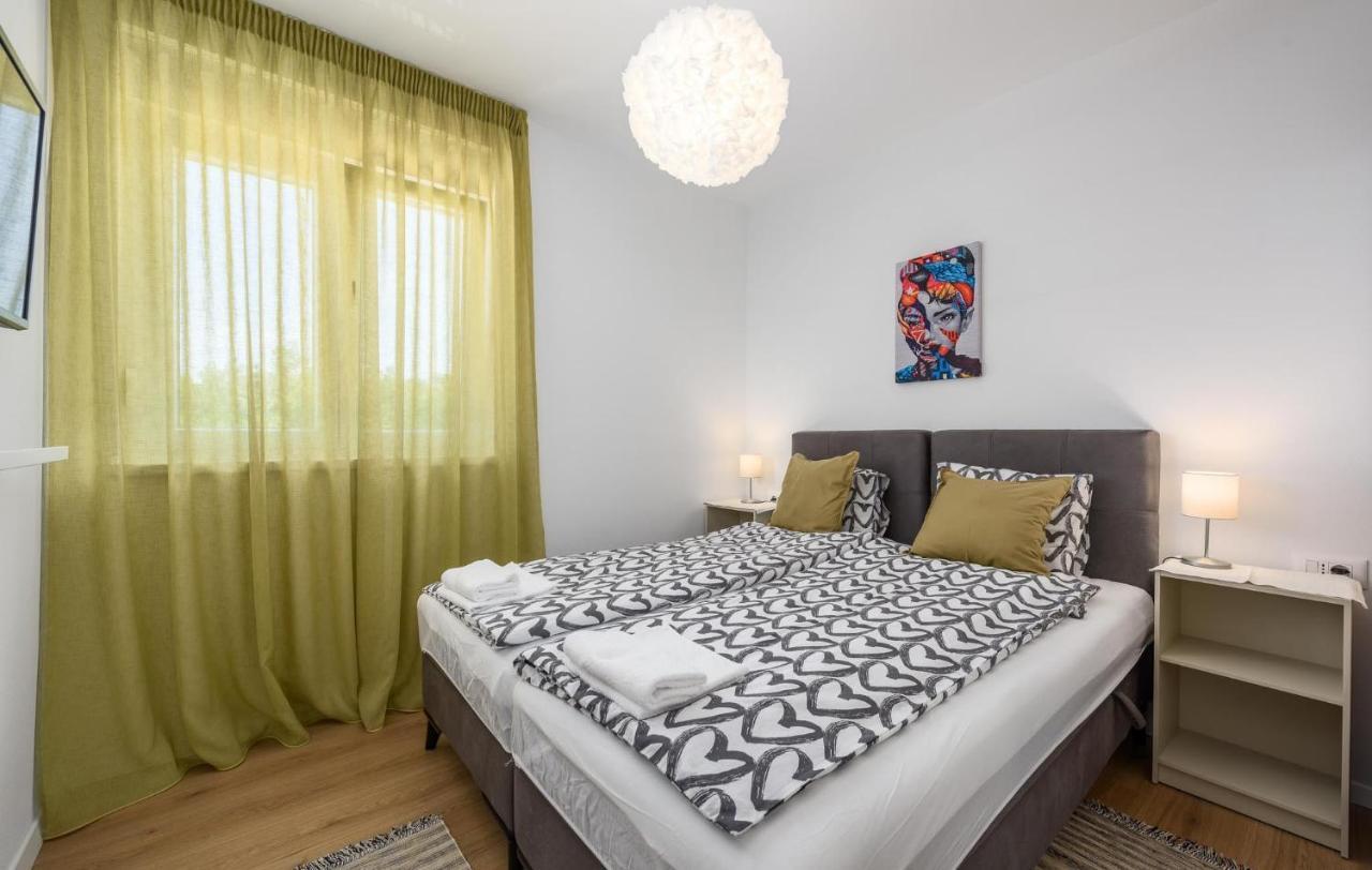 Apartmani Lucija Poreč Exterior foto