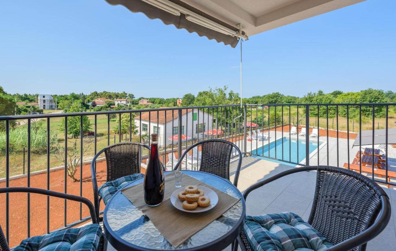 Apartmani Lucija Poreč Exterior foto